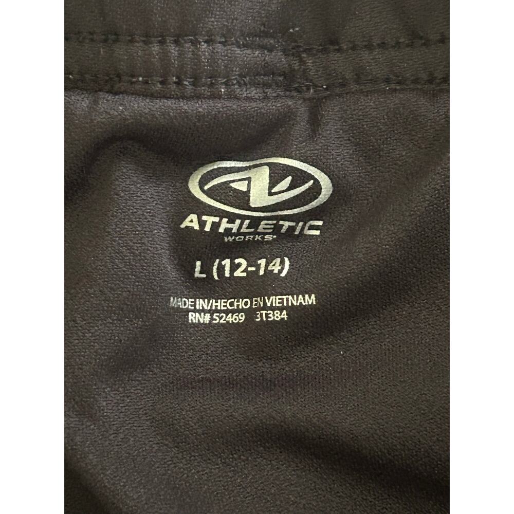 Women’s athletic works shorts - Picture 5 of 5